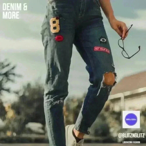 Blitz Glitz 
LIBERATING FASHION - Picture 1 of 3